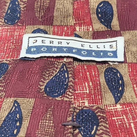 Perry Ellis 100% Italian Silk Red Blue Checkered Men's Tie - Picture 3 of 3